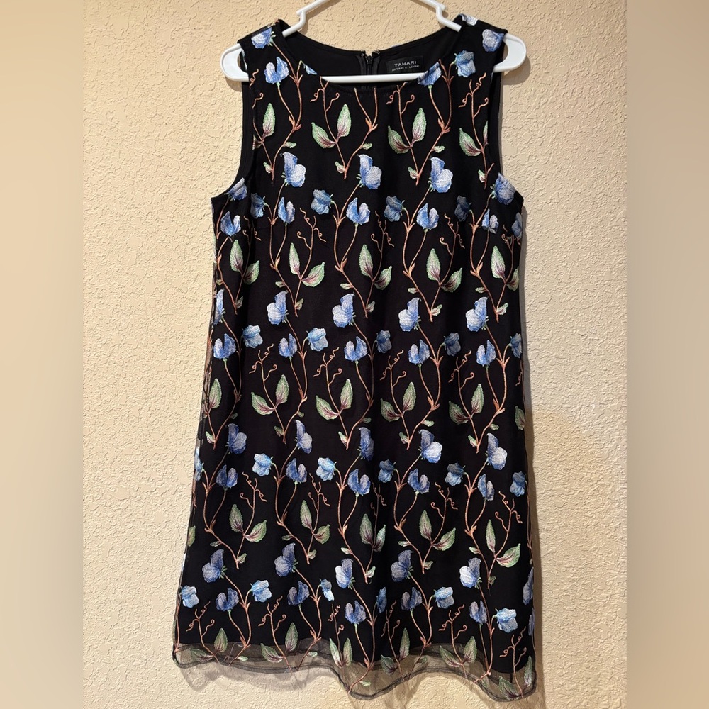 Tahari Black and Blue Sheath Mini Dress Sleeveless Crew Neck